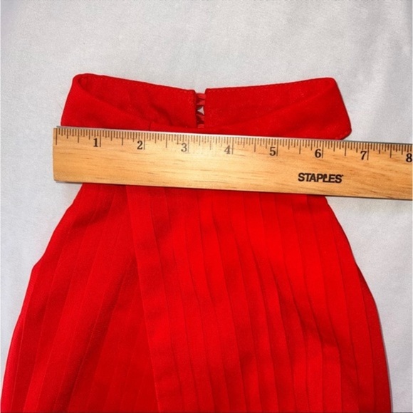 MISSGUIDED red dress - halter, keyhole top with pleated detail. A-line skirt - Picture 9 of 14